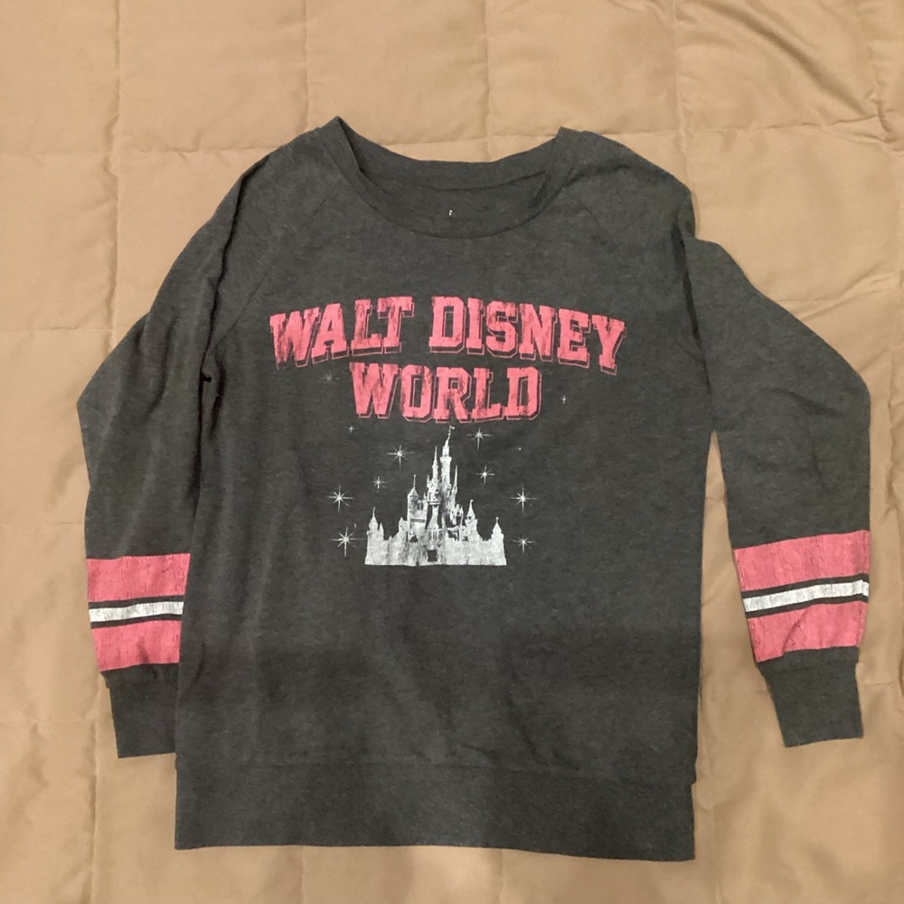 Gray & Pink Walt Disney World women’s top M